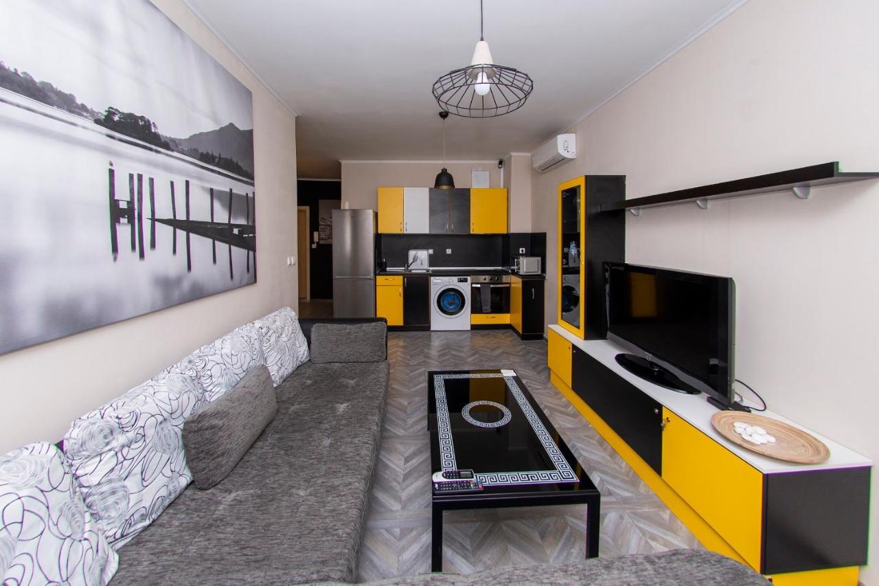 Double Room Flat In The Heart Of Students Town Sofia Exterior photo